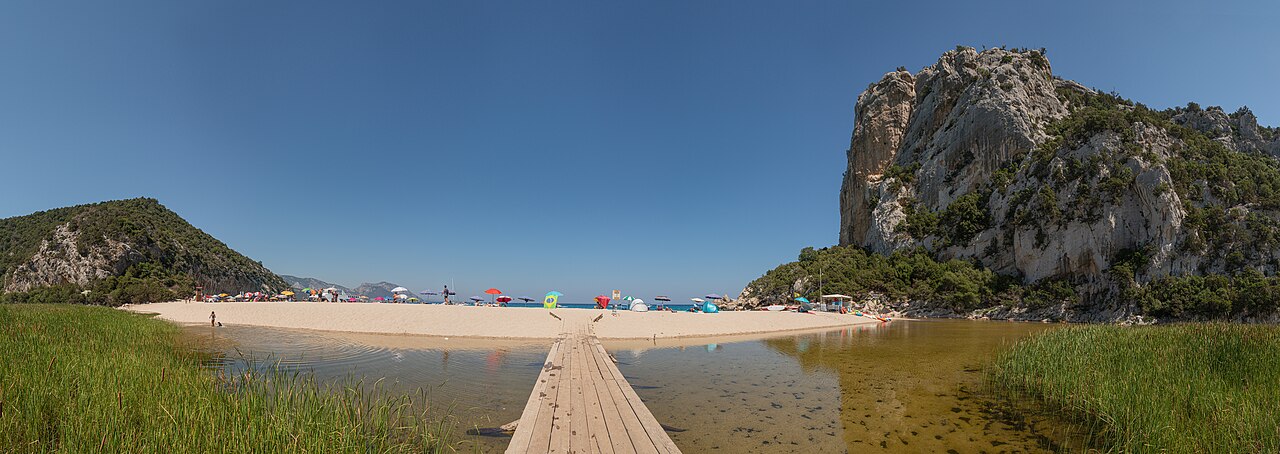 Spiaggia di Cala Luna a Dorgali nel Golfo di Orosei, Sardegna - CC BY 4.0